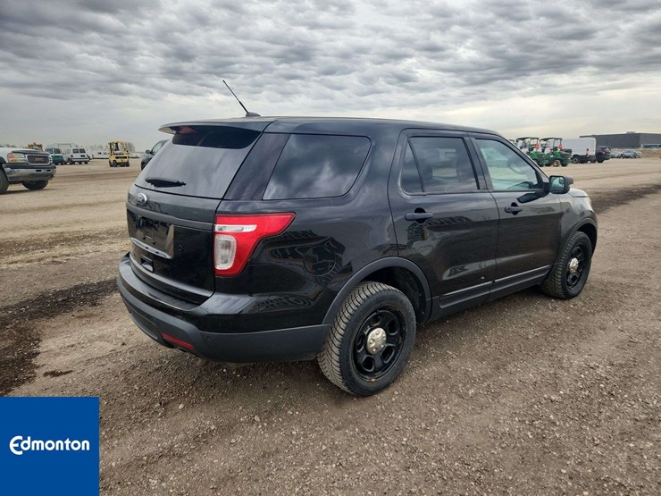 2015-ford-explorer-image-4