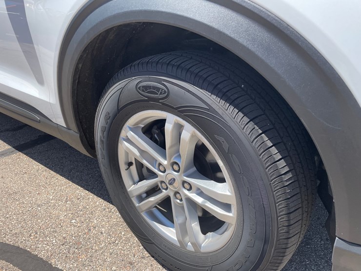 2022-ford-explorer-image-14