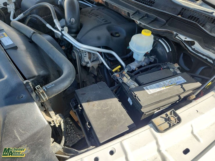 2014-dodge-1500-image-28