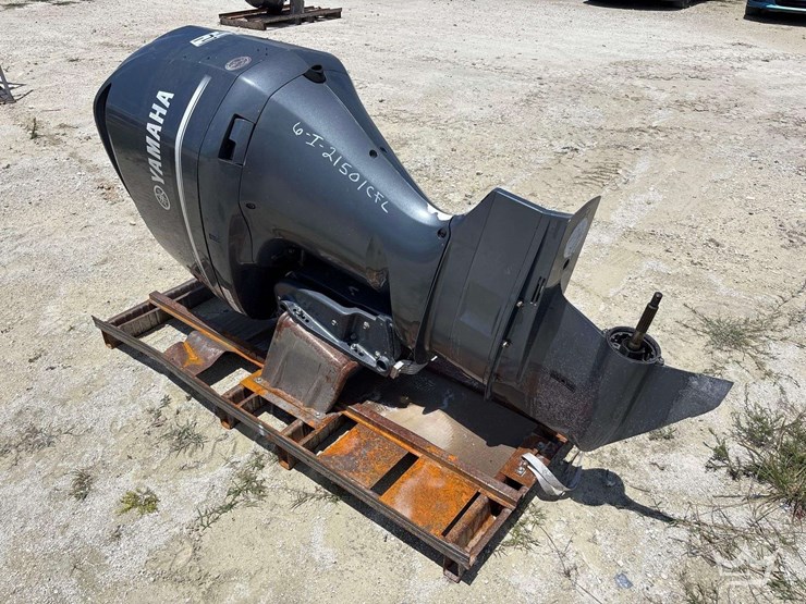 2017-yamaha-250-boat-motor-image-4