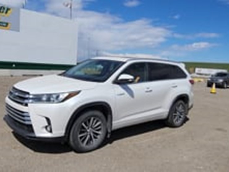 2017-toyota-highlander-image-5