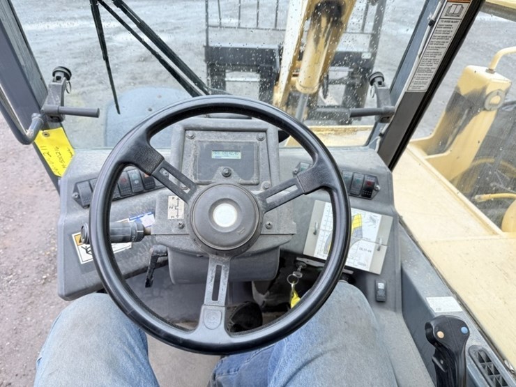 2010-gehl-dl11-44-image-21