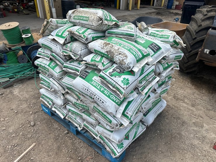#2434-•-pallet-of-45lb-sand-bags-image-2
