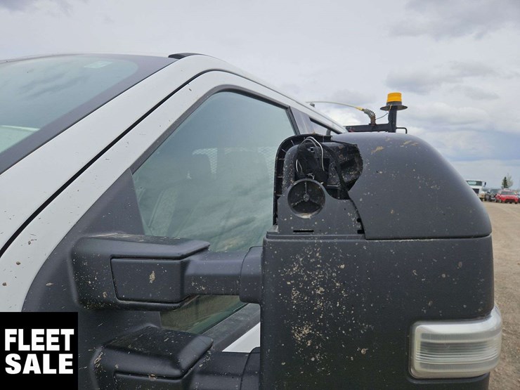 2022-ford-f350-image-11