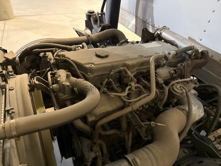 2005-isuzu-npr-image-15