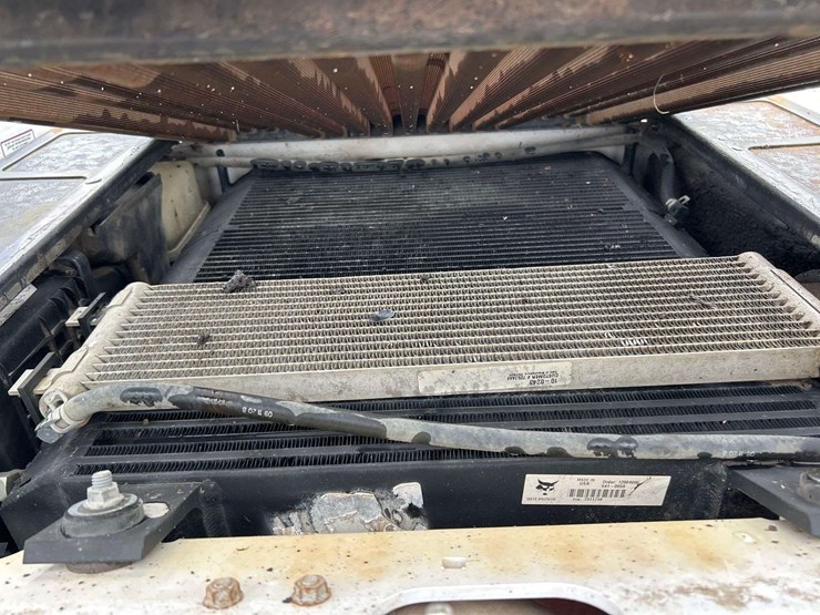 skid-steer-image-9
