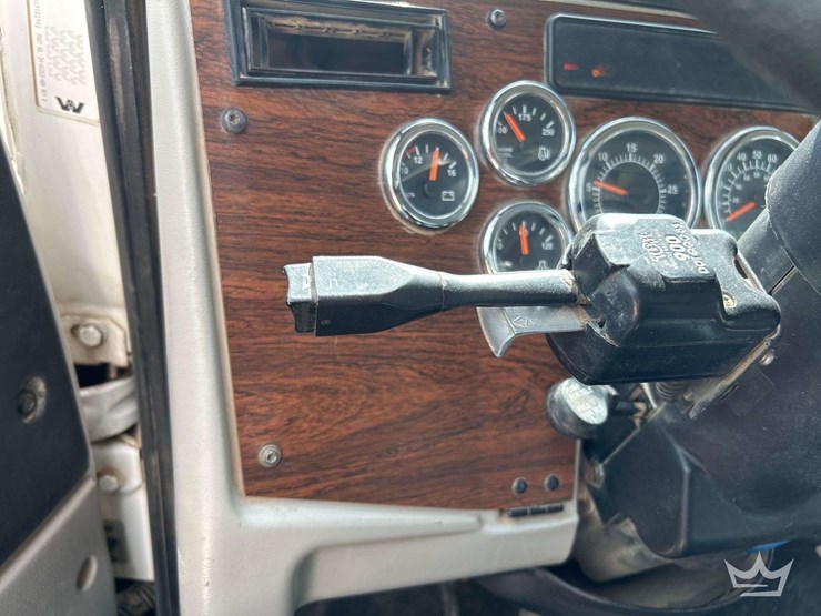 2016-western-star-4900-image-16
