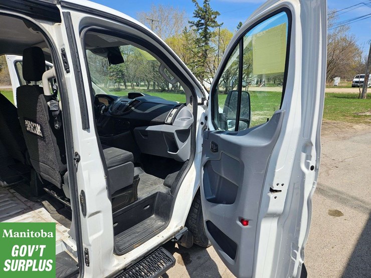 2017-ford-transit-image-25