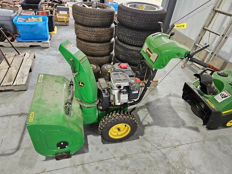 #6278-•-john-deere-1028-self-propelled-snow-blower-image-2