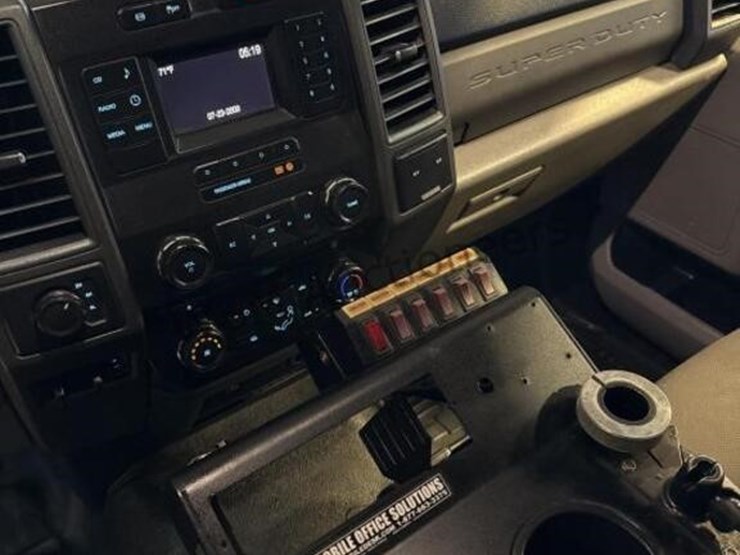 2017-ford-f550-image-23