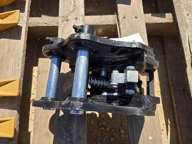 #695-•-new-sdlanch-mini-excavator-semi-automatic-coupler-image-2