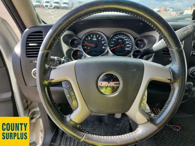 2011-gmc-sierra-1500-image-14