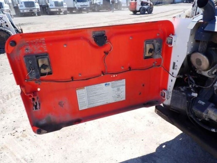 2019-bobcat-s590-image-37