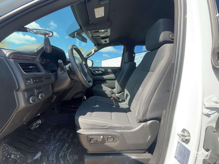 2021-chevrolet-tahoe-image-12