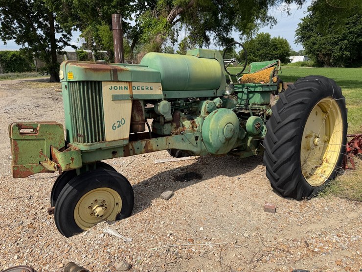 1957-john-deere-620-image-1