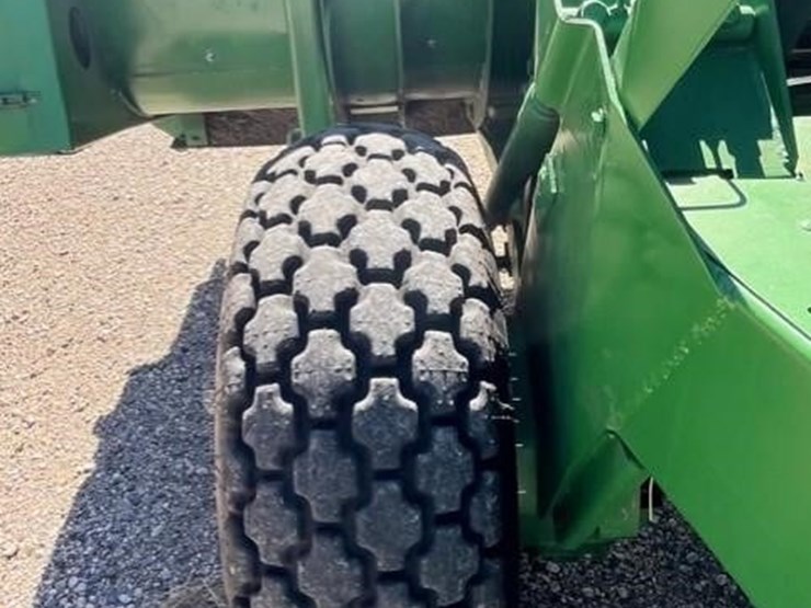 john-deere-2420-image-9