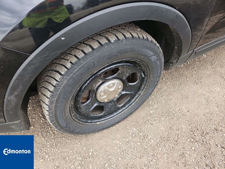 2018-ford-explorer-image-23