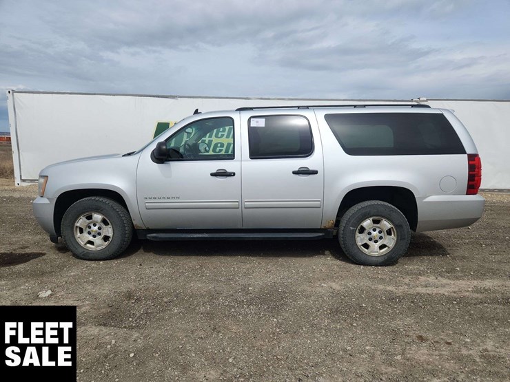 2011-chevrolet-suburban-image-6
