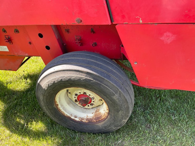 massey-ferguson-124-image-22