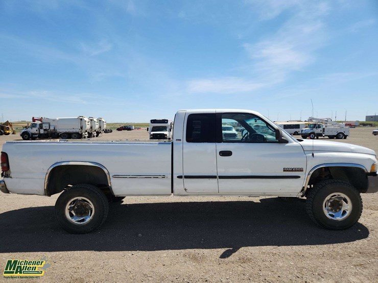 dodge-2500-image-8
