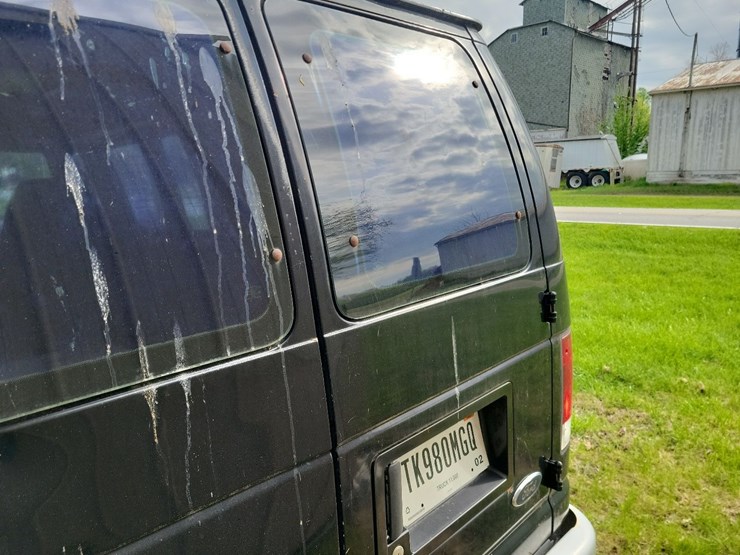 2000-ford-e250-image-23