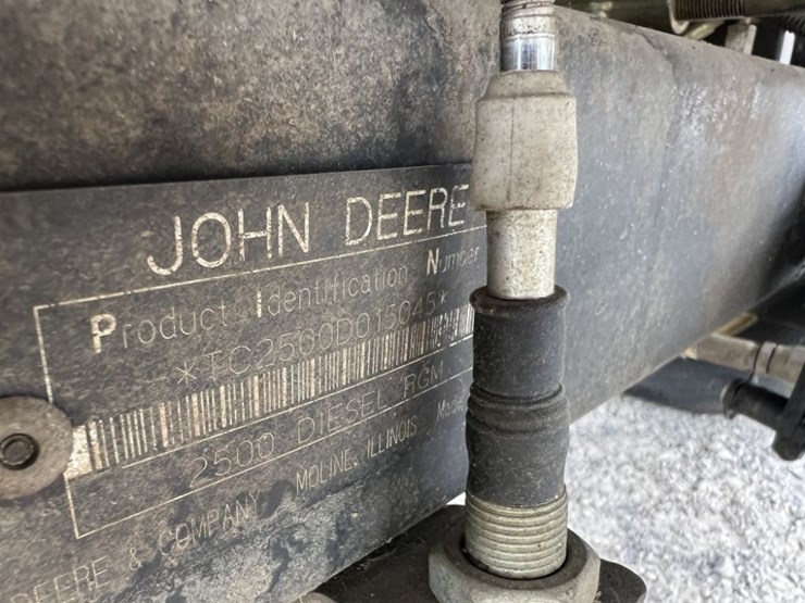 2000-john-deere-2500-image-11