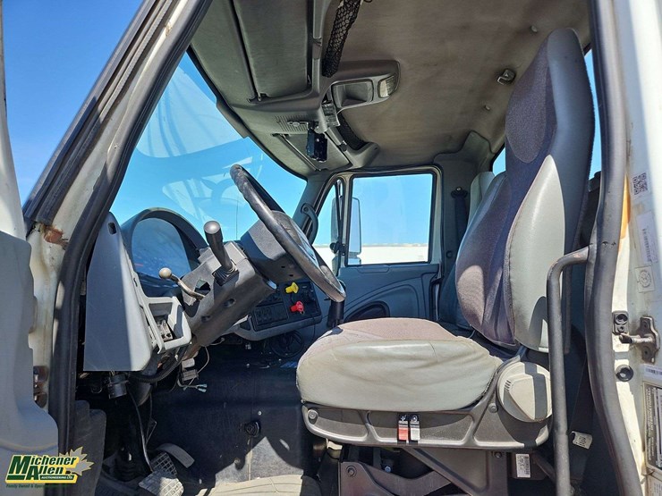 2004-international-transtar-8600-image-33