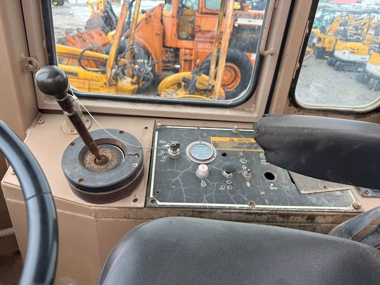 deere-544e-image-65