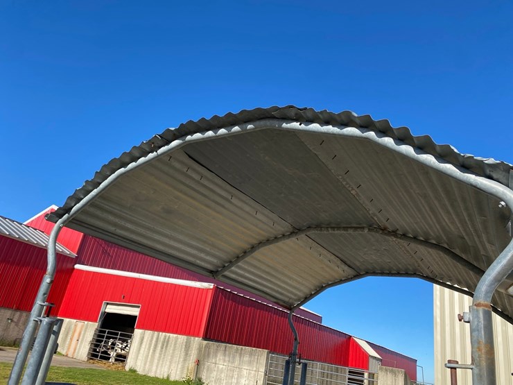 covered-bale-feeder-image-10