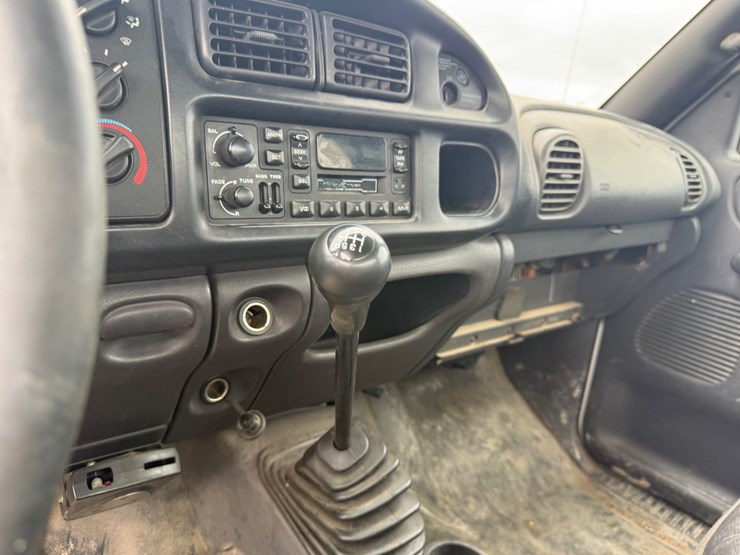 2001-dodge-ram-3500-image-36