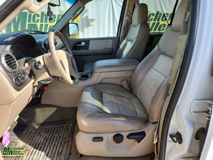 2004-ford-expedition-image-21