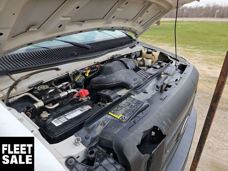 2011-ford-cargo-image-15