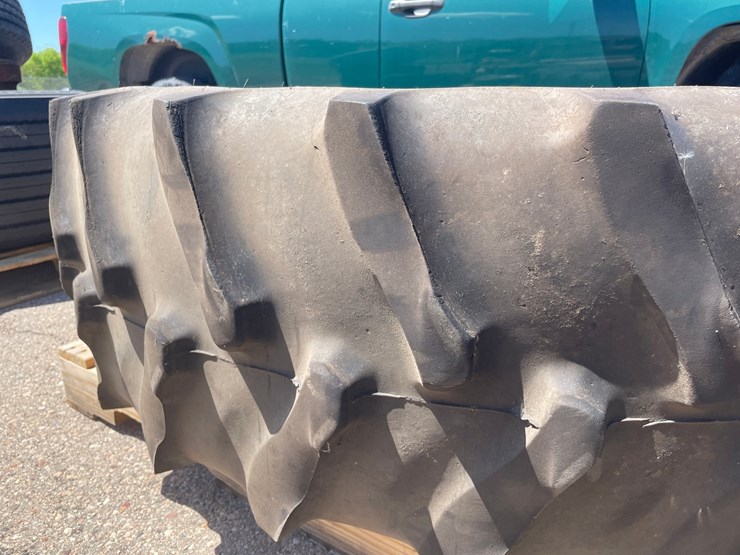 #8791-•-firestone-equipment-tire-image-2