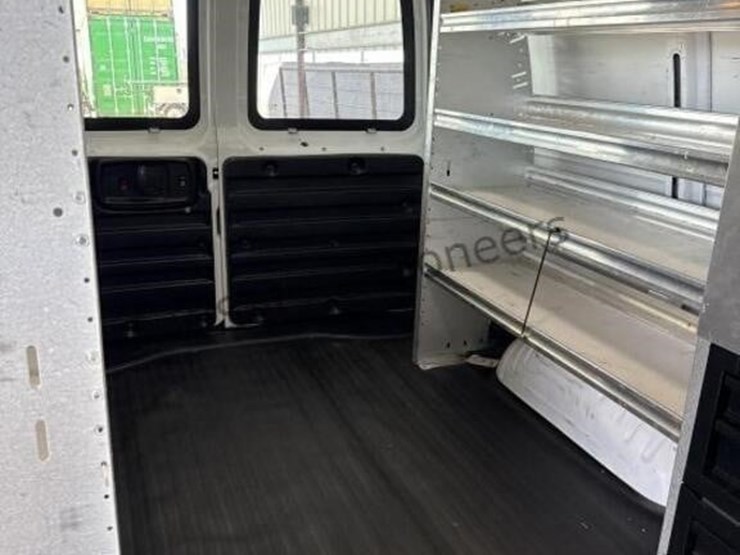 2014-chevrolet-express-1500-image-12