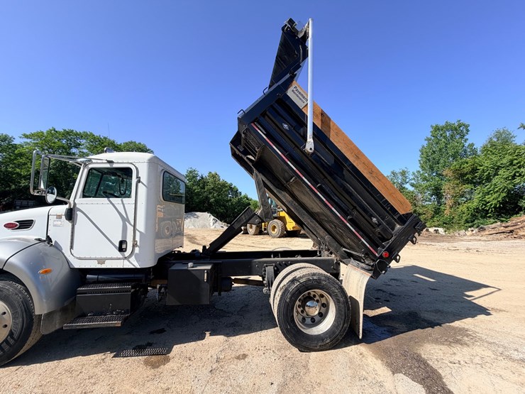 2006-peterbilt-335-image-49