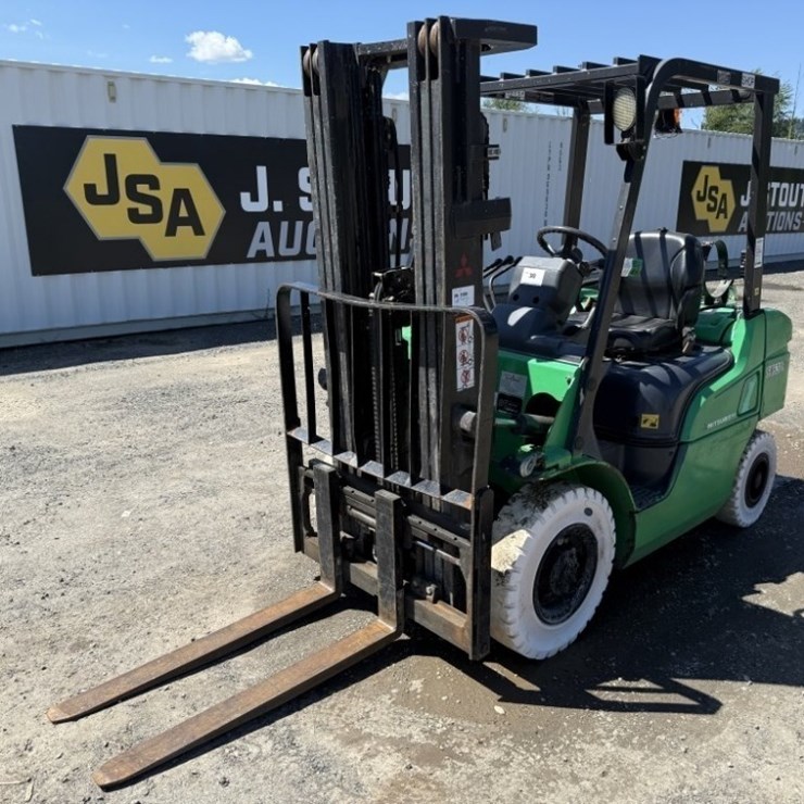 2015 MITSUBISHI FG25N