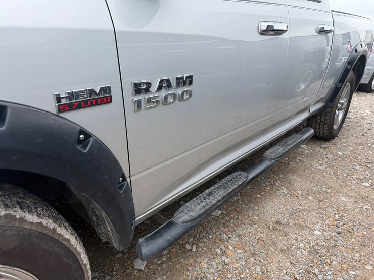 2013-dodge-ram-1500-image-25