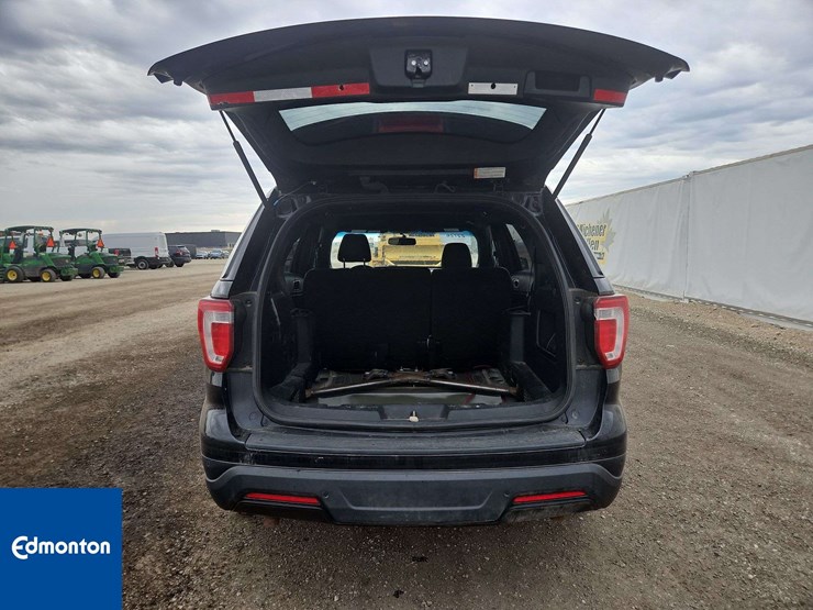 2018-ford-explorer-image-15