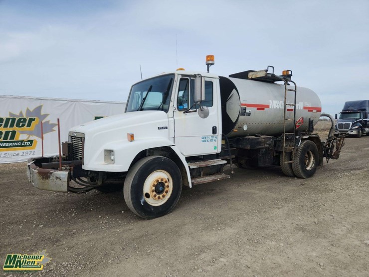 1999-freightliner-fl70-image-1