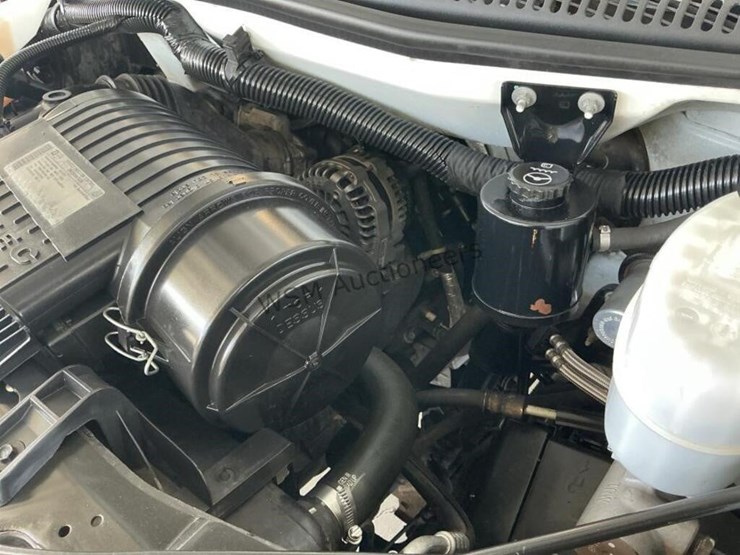 2013-chevrolet-express-2500-image-12