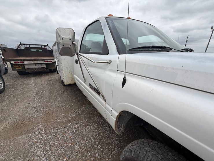 2001-dodge-ram-3500-image-24