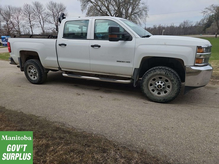 2017-chevrolet-silverado-3500hd-image-6