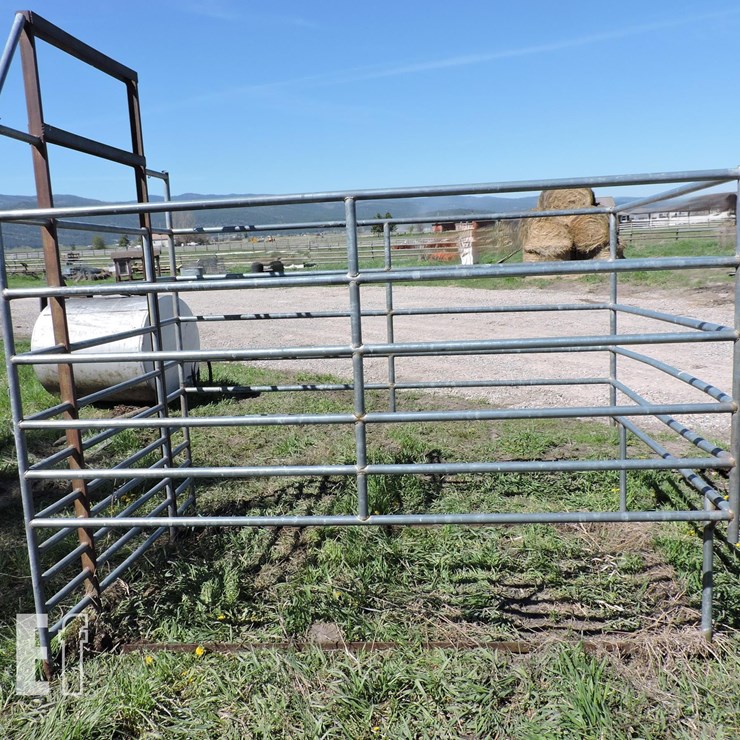 SLIDE-IN LIVESTOCK HAULING RACK, FITS 8’ PICKUP BE