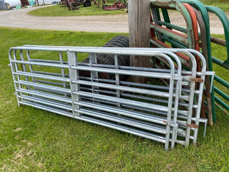 4---8'-galvanized-hog-and-sheep-gates-image-1