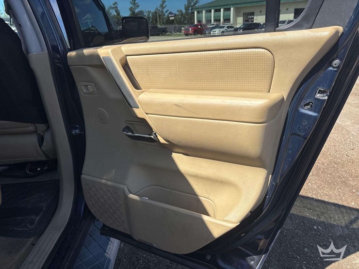 2007-nissan-armada-image-20