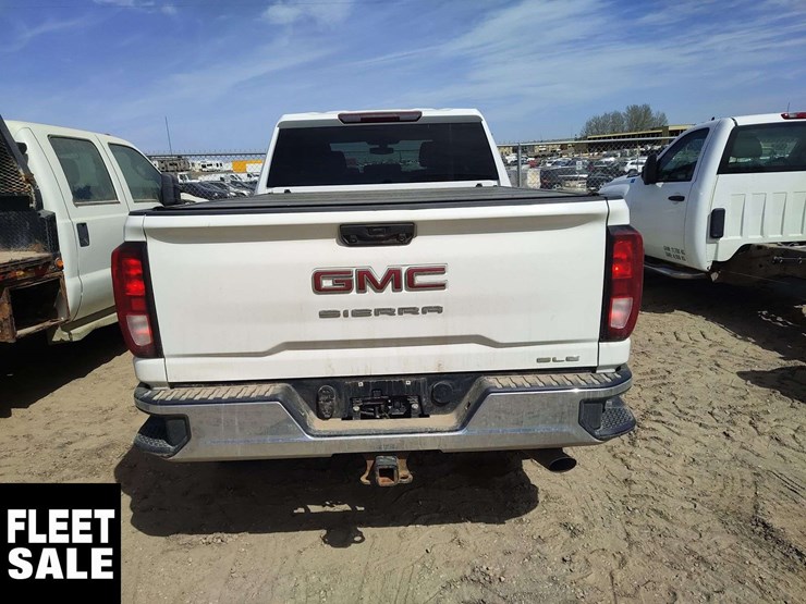 2023-gmc-sierra-2500hd-image-16