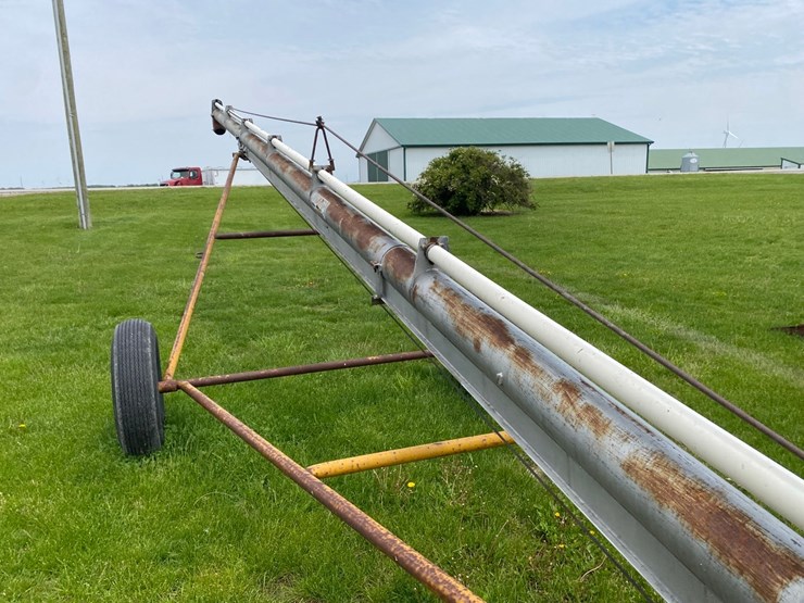 hutchison-6”x40’-transport-auger-with-hopper,-540-pto-image-8
