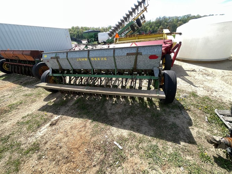 john-deere-8-image-4