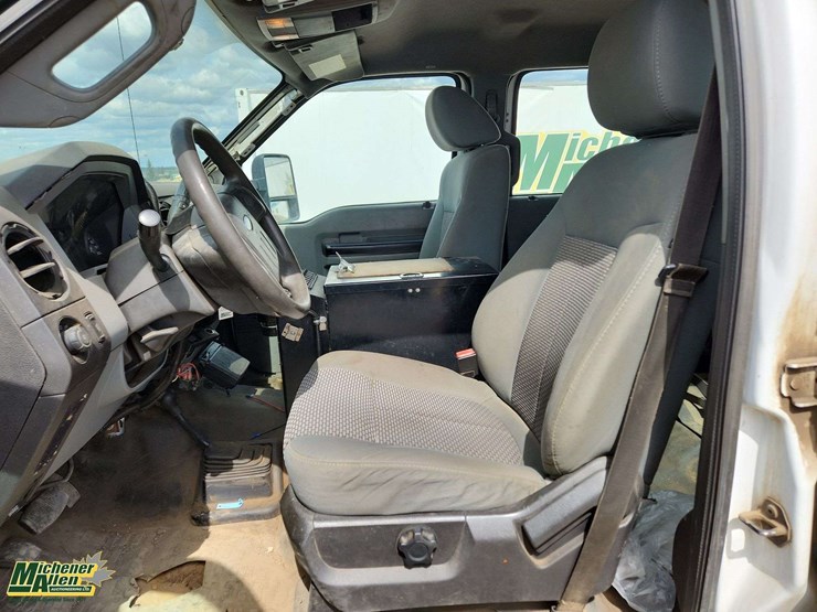 2011-ford-f550-image-17