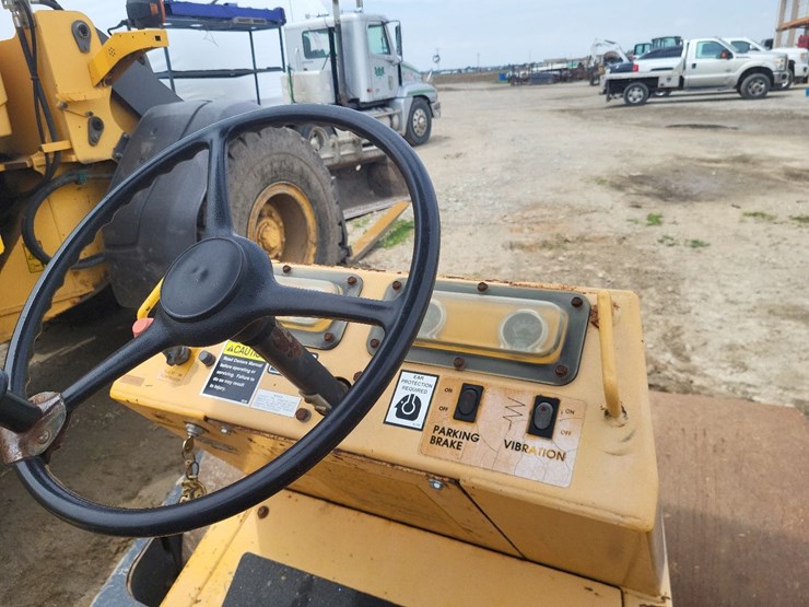 stone-rhino-roller-image-32